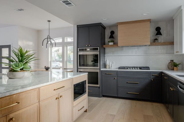 6423 Wrenwood Drive, Dallas, TX 75252