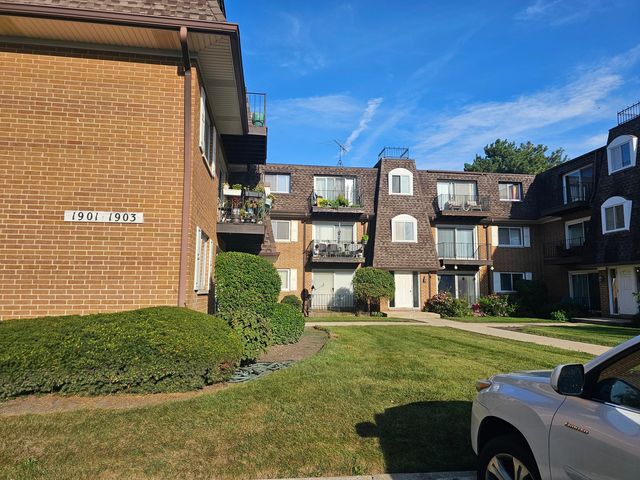 1903 Golf Road 1B, Mount Prospect, IL 60056