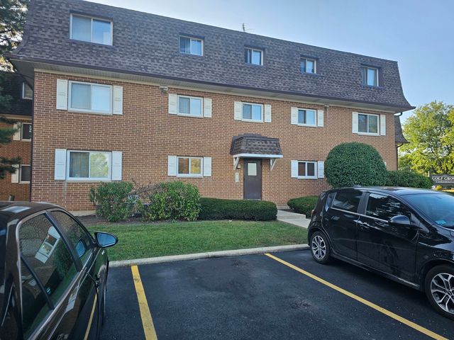 1903 Golf Road 1B, Mount Prospect, IL 60056
