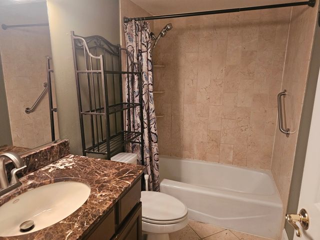 1903 Golf Road 1B, Mount Prospect, IL 60056