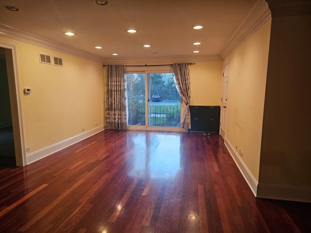 1903 Golf Road 1B, Mount Prospect, IL 60056