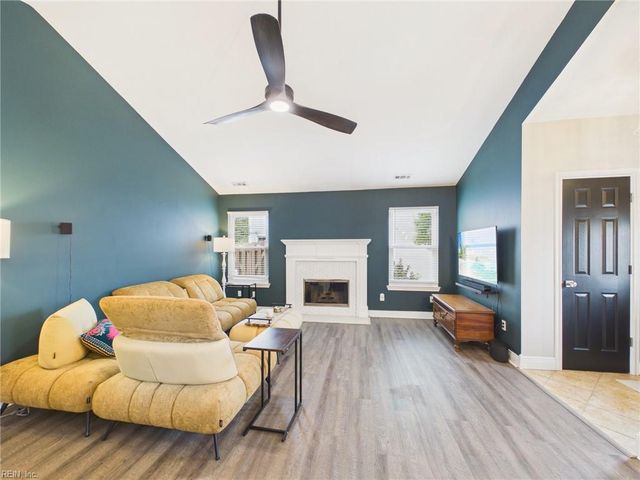 525 Hillshire WAY, Virginia Beach, VA 23454