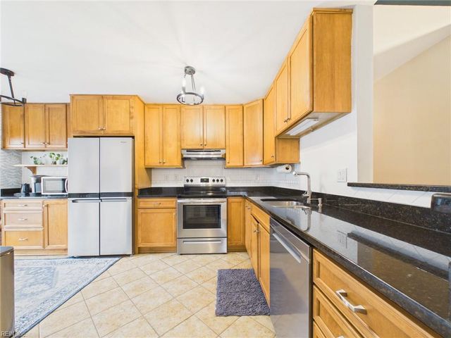 525 Hillshire WAY, Virginia Beach, VA 23454