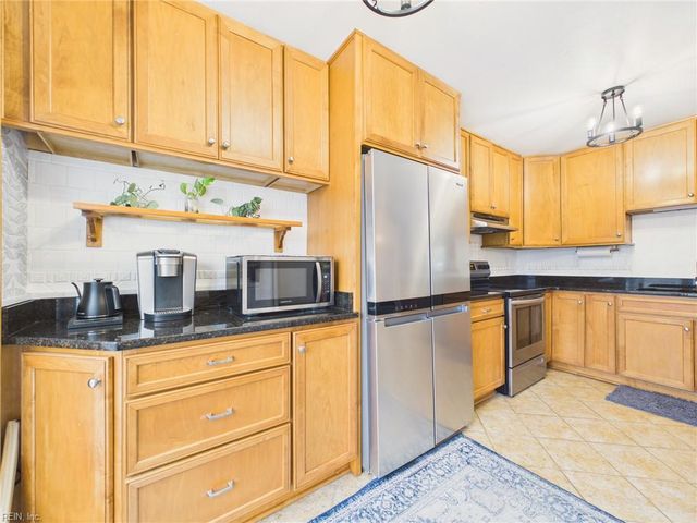 525 Hillshire WAY, Virginia Beach, VA 23454