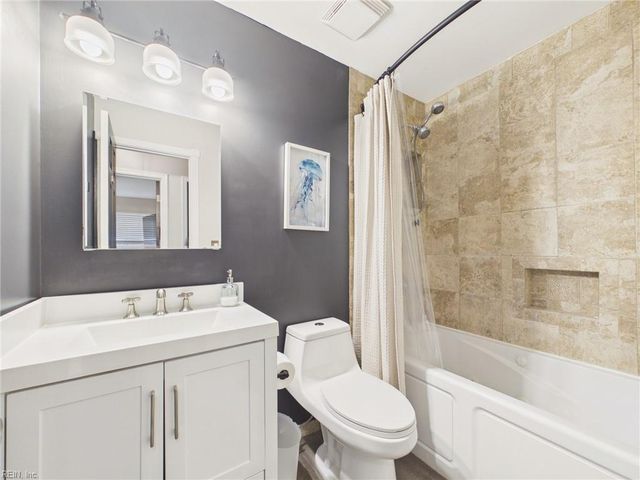 525 Hillshire WAY, Virginia Beach, VA 23454