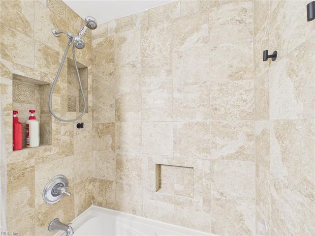 525 Hillshire WAY, Virginia Beach, VA 23454
