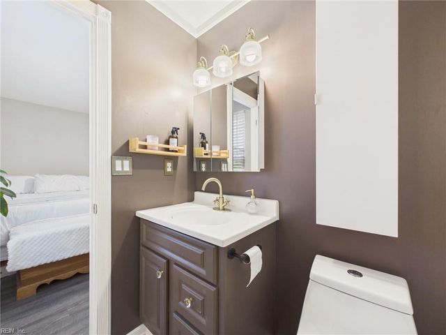 525 Hillshire WAY, Virginia Beach, VA 23454