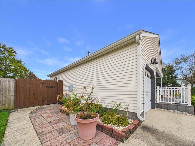 525 Hillshire WAY, Virginia Beach, VA 23454