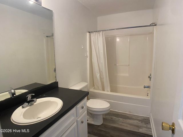 1999b Sunnybrook Road, Greenville, NC 27834