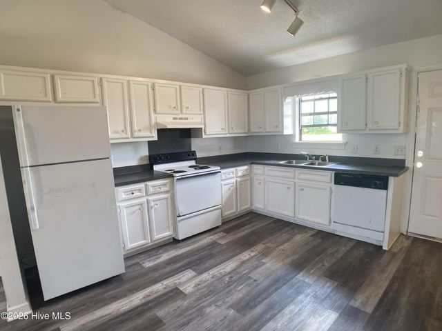 1999b Sunnybrook Road, Greenville, NC 27834