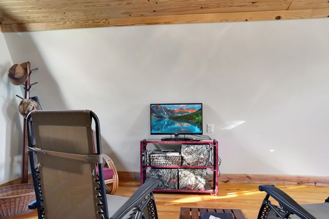 4343 E Plympton Road, Laurel Hill, FL 32567