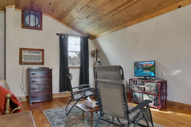 4343 E Plympton Road, Laurel Hill, FL 32567