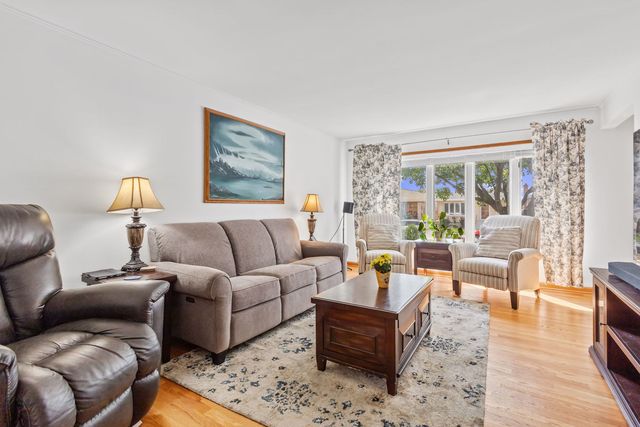 6045 S Narragansett Avenue, Chicago, IL 60638