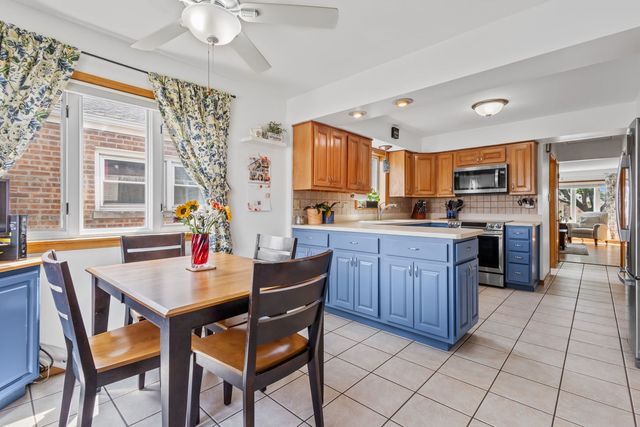 6045 S Narragansett Avenue, Chicago, IL 60638
