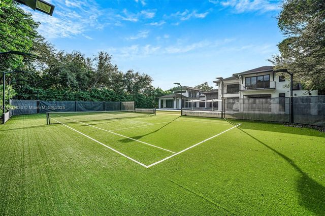 8961 SW 62nd Ct, Pinecrest, FL 33156