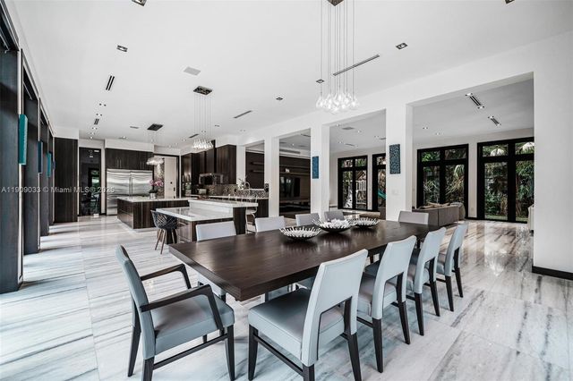 8961 SW 62nd Ct, Pinecrest, FL 33156