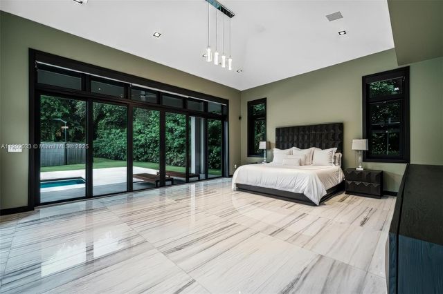 8961 SW 62nd Ct, Pinecrest, FL 33156