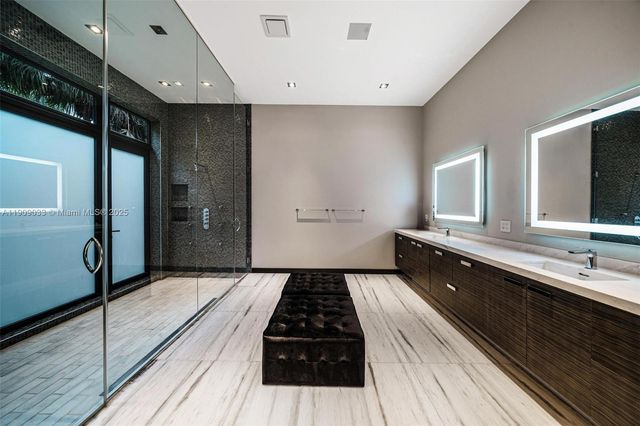 8961 SW 62nd Ct, Pinecrest, FL 33156