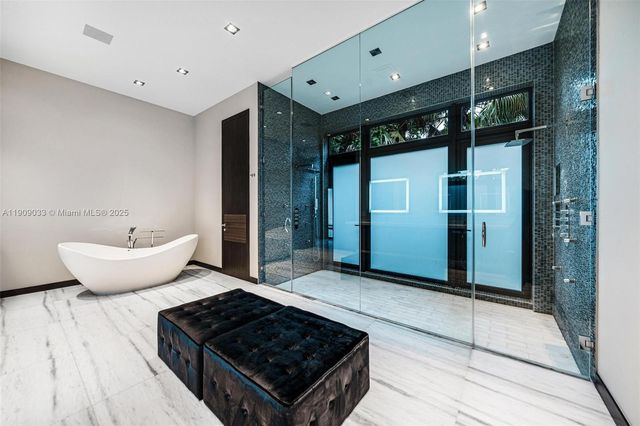 8961 SW 62nd Ct, Pinecrest, FL 33156