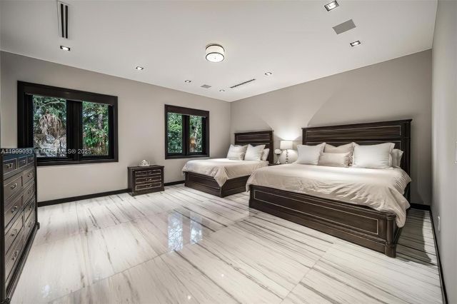 8961 SW 62nd Ct, Pinecrest, FL 33156