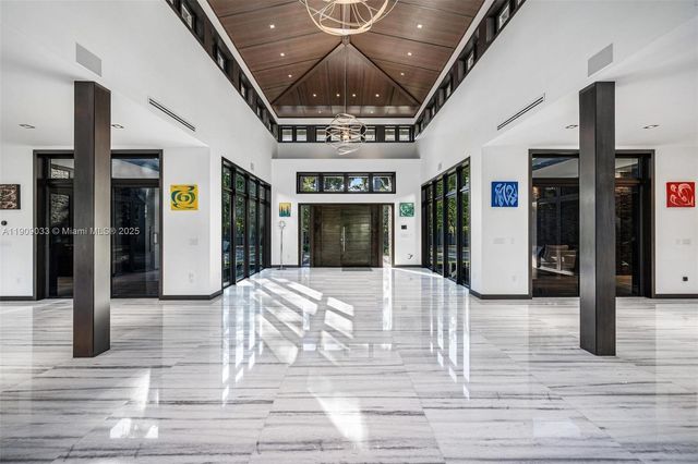 8961 SW 62nd Ct, Pinecrest, FL 33156