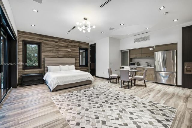 8961 SW 62nd Ct, Pinecrest, FL 33156