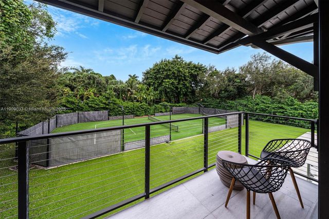 8961 SW 62nd Ct, Pinecrest, FL 33156