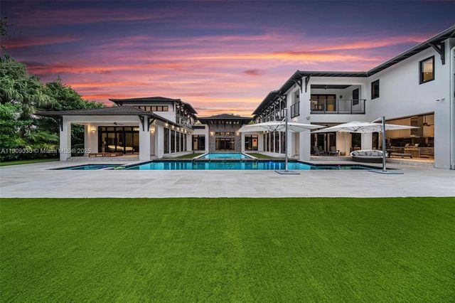 8961 SW 62nd Ct, Pinecrest, FL 33156