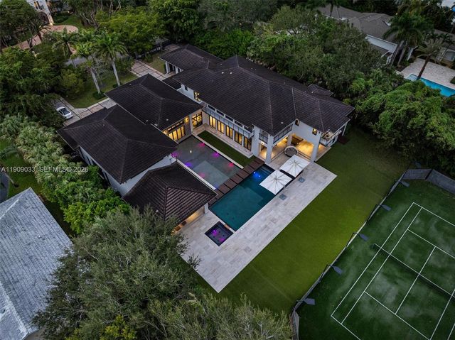 8961 SW 62nd Ct, Pinecrest, FL 33156