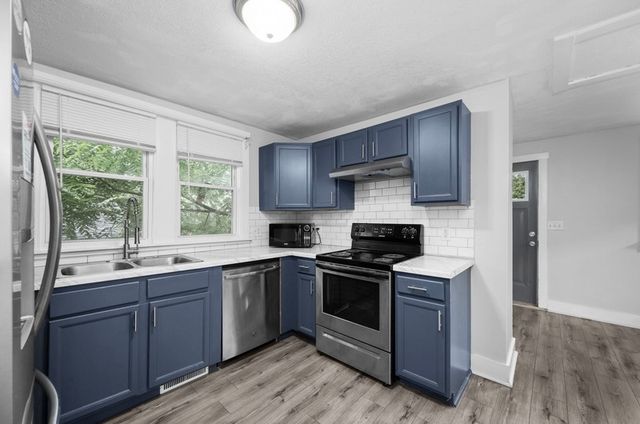 2015 Leclaire Street, Davenport, IA 52803