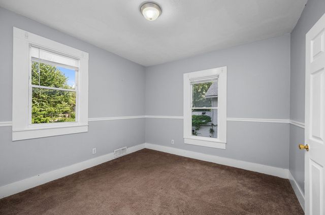 2015 Leclaire Street, Davenport, IA 52803