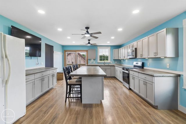 6266 Plank Road, Cottrellville Twp, MI 48039