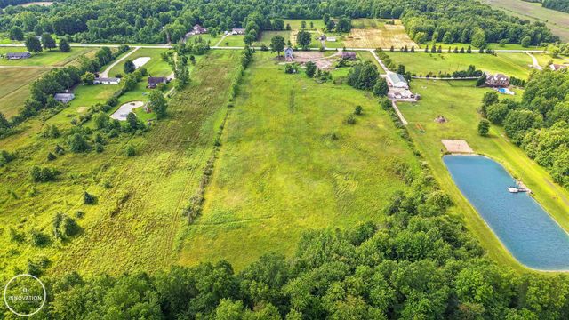 6266 Plank Road, Cottrellville Twp, MI 48039