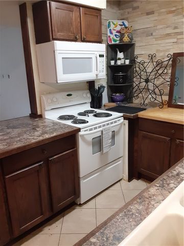 904 University Oaks Boulevard 101, College Station, TX 77840
