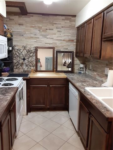 904 University Oaks Boulevard 101, College Station, TX 77840