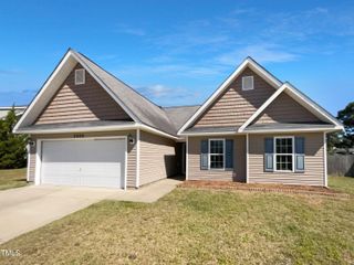 2028 Sir Michael Drive, Hope Mills, NC 28348