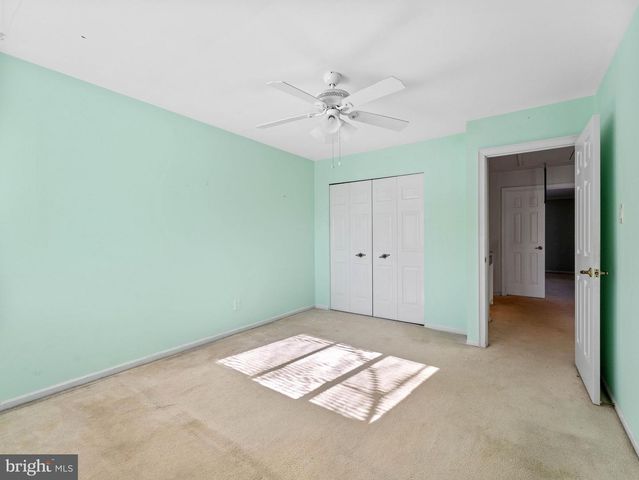 25 ESSEX PL, Newtown, PA 18940