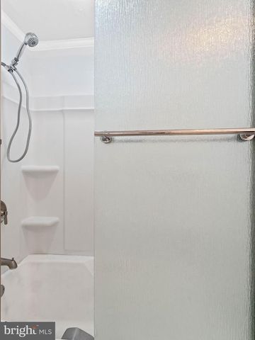 25 ESSEX PL, Newtown, PA 18940