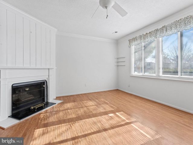 25 ESSEX PL, Newtown, PA 18940