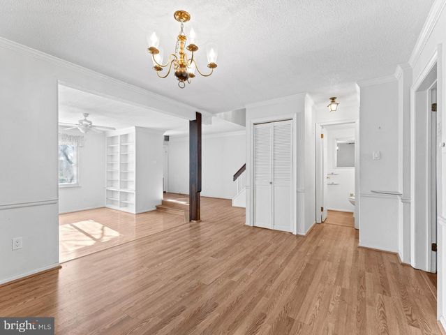 25 ESSEX PL, Newtown, PA 18940