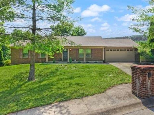 201 Pinecrest Court, Berea, KY 40403