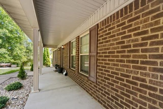 201 Pinecrest Court, Berea, KY 40403