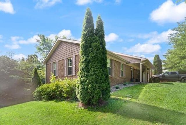 201 Pinecrest Court, Berea, KY 40403