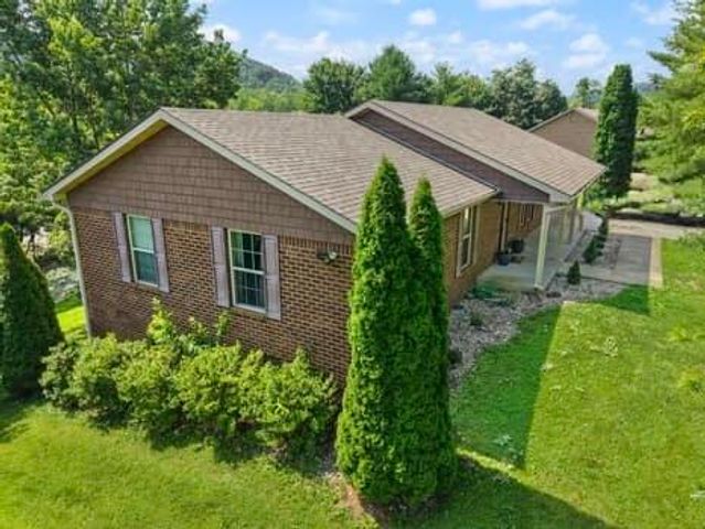 201 Pinecrest Court, Berea, KY 40403