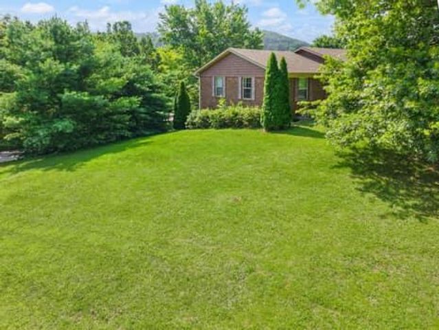 201 Pinecrest Court, Berea, KY 40403