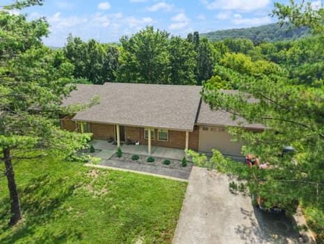 201 Pinecrest Court, Berea, KY 40403
