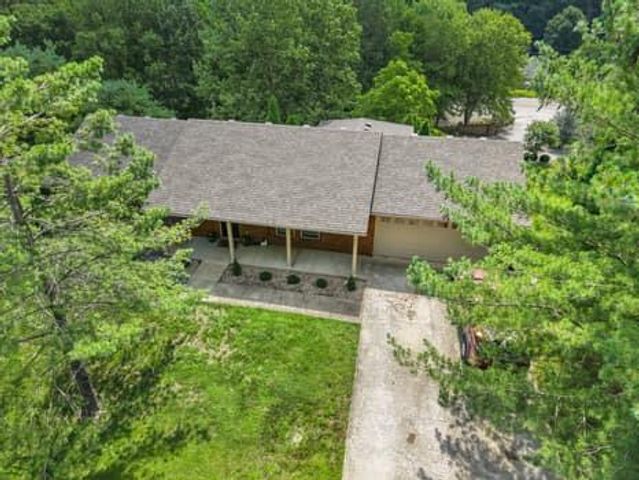 201 Pinecrest Court, Berea, KY 40403