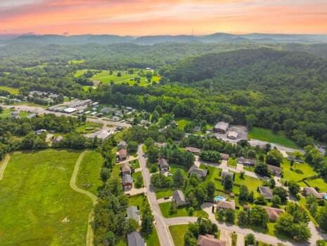 201 Pinecrest Court, Berea, KY 40403