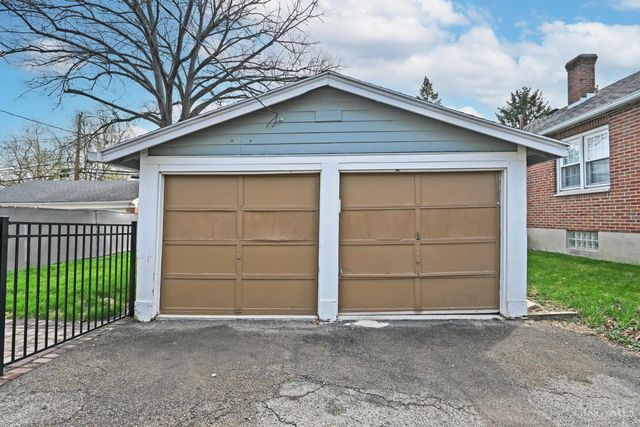 2610 Shroyer Road, Oakwood, OH 45419