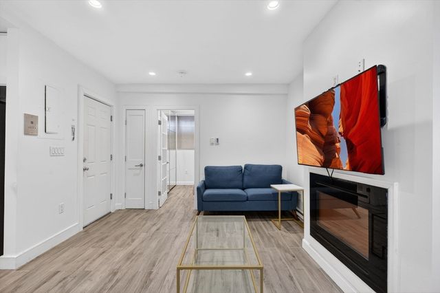 12 Melrose St 1, Boston, MA 02116